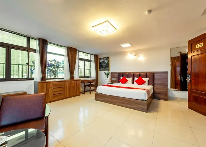 Westlake Tay Ho Hotel 696 Lạc Long Quân